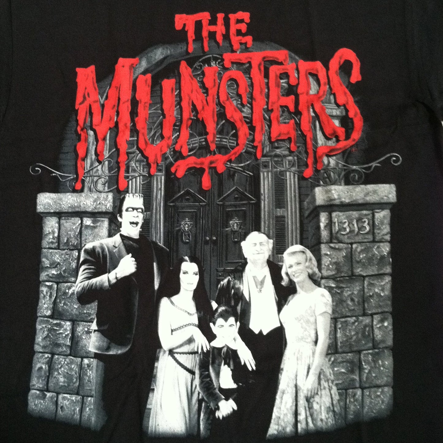 Munsters Family Portrait with Red Logo Men's Tee
